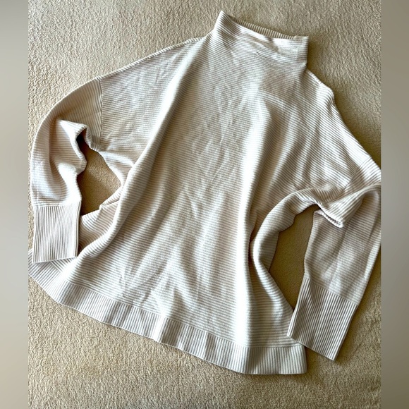 NWT Chelsea & Theodore Pale Sand Ribbed Mock Neck Sweater L - Picture 2 of 11